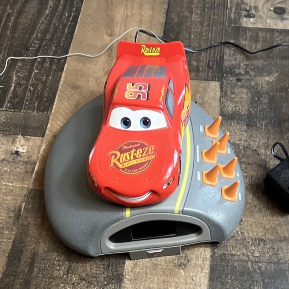 Disney Pixar Cars Lightning McQueen Digital Alarm Clock Radio
